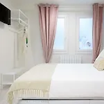 Habitaka, Hogares De Paso 3*
